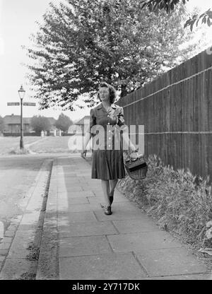 Miss Florence Housey - ex Land Girl . 1er janvier 1946 Banque D'Images