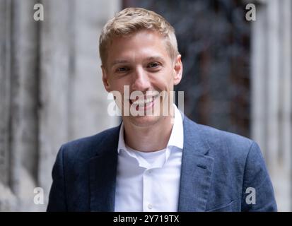 Munich, Allemagne. 27 septembre 2024. Dominik Krause (Alliance 90/les Verts), deuxième maire de Munich, se tient à la mairie lors d'une interview avec l'Agence de presse allemande. Crédit : Sven Hoppe/dpa/Alamy Live News Banque D'Images