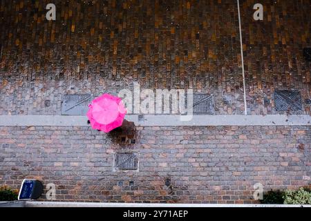 Londres, Royaume-Uni. 27 septembre 2024. Météo Royaume-Uni : averses de pluie à Londres. Credit : Matthew Chattle/Alamy Live News Banque D'Images