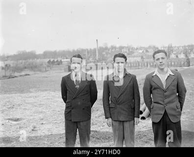 Lévriers et personnel - Crayford . 1946 Banque D'Images