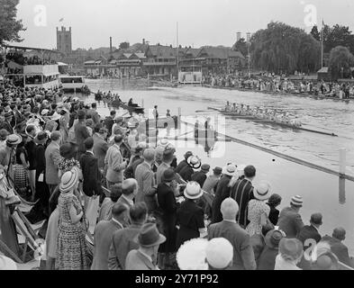 Princeton bat la RAF à Henley Royal Regatta Princeton University USA, remporte la finale de la Thames Challenge Cup, du Royal Air Force Rowing Club, à Henley Royal Regatta aujourd'hui. 3 juillet 1948 Banque D'Images