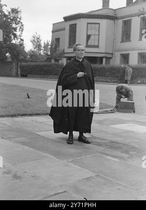 La Conférence Lambeth - service d'ouverture à Canterbury. Des évêques et des archevêques du monde entier ont assisté aujourd'hui au service d'ouverture de la Conférence Lambeth , à Canterbury. Images : le bon révérend Michael Chang, évêque de Fu Kien, à Canterbury aujourd'hui. 1er juillet 1948 Banque D'Images