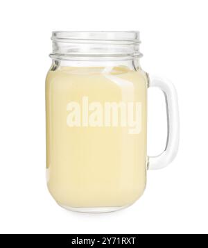 Smoothie à l'ananas savoureux en pot mason isolé sur blanc Banque D'Images