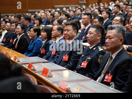 Pékin, Chine. 27 septembre 2024. Une grande réunion pour honorer les modèles pour l'unité ethnique et le progrès a lieu à Pékin, capitale de la Chine, le 27 septembre 2024. Crédit : XIe Huanchi/Xinhua/Alamy Live News Banque D'Images