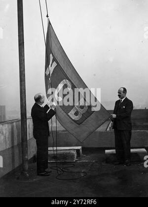 L'OFFICE NATIONAL DU CHARBON était la société statutaire créée pour gérer l'industrie charbonnière nationalisée au Royaume-Uni. Créée en vertu de la loi de 1946 sur la nationalisation de l'industrie charbonnière, elle a repris les mines le jour de l'acquisition des droits. 1er janvier 1947 Banque D'Images