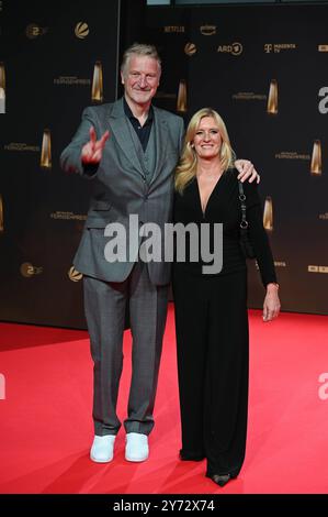 Produzent Michael Souvignier und ARD-Wettermoderatorin Claudia Kleinert kommt zur Gala und Verleihung des Deutschen Fernsehpreis in Köln. *** Le producteur Michael Souvignier et la présentatrice ARD Weather Claudia Kleinert assistent au gala et à la cérémonie du German Television Award à Cologne Banque D'Images