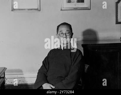 Bishop T. K Shen, de tous les diocèses missionnaires chinois de Shensi, et premier évêque diocésain chinois du diocèse missionnaire, est maintenant en visite à Londres. L'évêque Shen devrait bientôt être nommé Primat de toute la Chine. 14 juin 1946 Banque D'Images