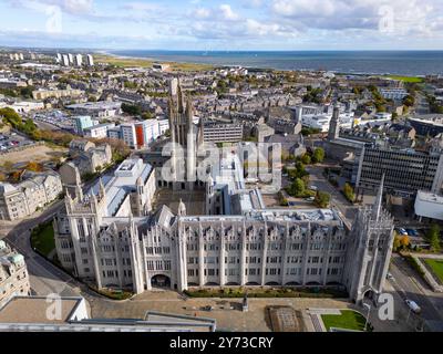 Vue aérienne depuis le drone de Marischal College dans le centre-ville d'Aberdeen, Aberdeenshire, Écosse, Royaume-Uni Banque D'Images