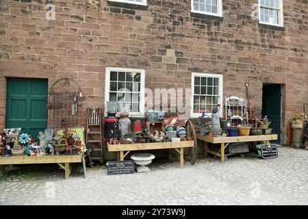 Magasin d'antiquités à Cromford Mill dans le Peak District Banque D'Images