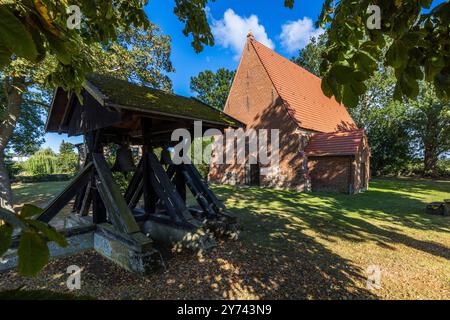 L'église Sainte-Marie de Netzelkow est un bâtiment religieux situé dans la municipalité de Lütow sur la péninsule de Gnitz sur l'île d'Usedom. Kirchstraße, Am Peenestrom, Mecklembourg-Poméranie occidentale, Allemagne Banque D'Images