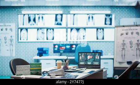 Bureau de santé spacieux et vide avec équipement médical moderne, conçu pour les soins et le traitement des patients. Insister sur l'importance des examens avec stéthoscope. Gros plan. Banque D'Images