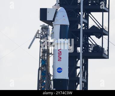 Cap Canaveral, Floride, États-Unis. 27 septembre 2024. Une fusée SpaceX Falcon 9 avec la capsule Crew Dragon Freedom se trouve sur le Space Launch Complex-40 (SLC-40) à Cape Canaveral Space Force Station, Floride, le 27 septembre 2024, avant le lancement de SpaceX Crew-9 de la NASA. L'astronaute de la NASA Nick Hague et le cosmonaute de Roscosmos Aleksandr Gorbunovl doivent se lancer à bord de la capsule Dragon à 13h17 HAE le 28 septembre 2024 vers la Station spatiale internationale. (Crédit image : © Charles Briggs/ZUMA Press Wire) USAGE ÉDITORIAL SEULEMENT! Non destiné à UN USAGE commercial ! Banque D'Images