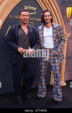 Ismael Cruz Cordova et Maxim Baldry assistent à la première de 'El Señor de Los Anillos : Los Anillos de Poder' au Cinéma Callao le 26 août 2024 à Madrid, Espagne avec : Maxim Baldry, Ismael Cruz Cordova où : Madrid, Espagne quand : 26 août 2024 crédit : Oscar Gonzalez/WENN Banque D'Images