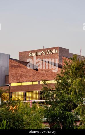 Sadler's Wells East Theatre Building sur la rive est, Stratford, Londres, Angleterre Banque D'Images