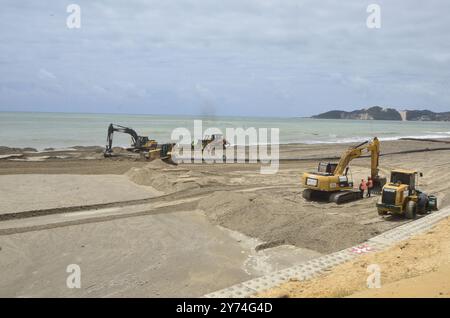 Septembre 27, 2024, Natal, Rio Grande do Norte, Brésil : NATAL (RN), 09/27/2024 - TRAVAUX/Natal HALL/PLAGE - L'hôtel de ville de Natal RN, isole Morro do Careca en raison du risque d'effondrement, les travaux d'agrandissement de la plage de Ponta Negra doivent être livrés dans les 90 jours, l'après-midi de ce vendredi 27 septembre 2024. (Foto : JosÃƒ © Aldenir/Thenews2/Zumapress) (crédit image : © Jose Aldenir/TheNEWS2 via ZUMA Press Wire) USAGE ÉDITORIAL SEULEMENT! Non destiné à UN USAGE commercial ! Banque D'Images