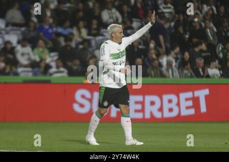 Curitiba, Brésil. 27 septembre 2024. PR - CURITIBA - 09/27/2024 - B BRÉSILIEN 2024, CORITIBA x GOIAS - Josue, joueur de Coritiba lors du match contre Goias au stade Couto Pereira pour le championnat brésilien B 2024. Photo : Gabriel Machado/AGIF crédit : AGIF/Alamy Live News Banque D'Images