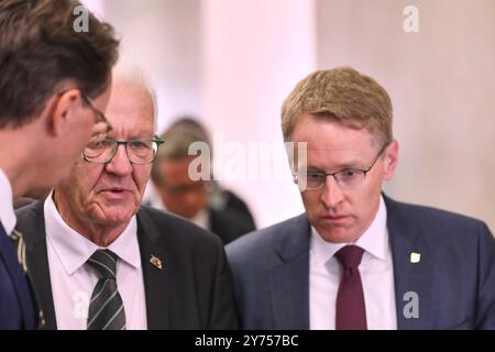 Berlin, Deutschland, 27 septembre 2024 : Bundesrat : 1047. Sitzung des Bundesrates : de gauche à droite : NRW-Ministerpräsident Hendrik Wüst, CDU, Winfried Kretschmann, Grüne, Ministerpräsident von Baden-Württemberg und Daniel Günther, CDU, Ministerpräsident von Schleswig-Holstein haben vor der presse die gemeinsame Bundesratsinitiative zu mehr Konsequenz in der Migrationspolitik und mehr innerer Sicherheit vorgestellt *** Berlin Wüst, Allemagne, 27 09 2024 Bundesrat 1047 Württemberg Günt Banque D'Images