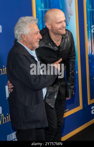 New York, États-Unis. 26 septembre 2024. Dustin Hoffman et Marc Forster assistent à la projection New-yorkaise de l'oiseau blanc du Lionsgate au DGA Theater de New York, États-Unis, le 26 septembre 2024. (Photo de Thenews2/NurPhoto) crédit : NurPhoto SRL/Alamy Live News Banque D'Images