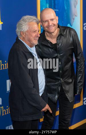 New York, États-Unis. 26 septembre 2024. Dustin Hoffman et Marc Forster assistent à la projection New-yorkaise de l'oiseau blanc du Lionsgate au DGA Theater de New York, États-Unis, le 26 septembre 2024. (Photo de Thenews2/NurPhoto) crédit : NurPhoto SRL/Alamy Live News Banque D'Images