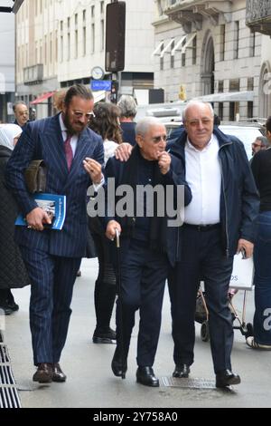 Claudio Mangiarotti Copyright Milan-ancien sénateur Marcello Dell'Utri en excellente forme physique, se promène dans le quartier exclusif de la mode Ph Claudio Mangiarotti Banque D'Images