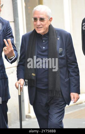 Claudio Mangiarotti Copyright Milan-ancien sénateur Marcello Dell'Utri en excellente forme physique, se promène dans le quartier exclusif de la mode Ph Claudio Mangiarotti Banque D'Images