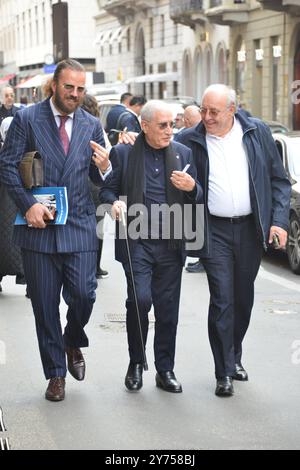 Claudio Mangiarotti Copyright Milan-ancien sénateur Marcello Dell'Utri en excellente forme physique, se promène dans le quartier exclusif de la mode Ph Claudio Mangiarotti Banque D'Images
