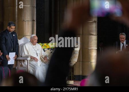 Bruxelles, Belgique. 28 septembre 2024. Le pape François photographié lors d’une visite papale pour rencontrer le clergé belge à la Basilique nationale du Sacré-cœur à Koekelberg, Bruxelles, le samedi 28 septembre 2024. Chef de l’Église catholique le pape François, né Jorge Mario Bergoglio, est en visite en Belgique du 26 au 29 septembre pour célébrer le 600e anniversaire des universités KU Leuven et UCLouvain. BELGA PHOTO NICOLAS MAETERLINCK crédit : Belga News Agency/Alamy Live News Banque D'Images