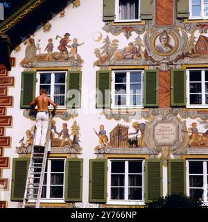 Lüftlmalerei am Hänsel und Gretel-Haus in Oberammergau, Bayern um 1985. Banque D'Images