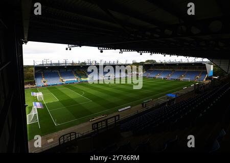 Oxford, Royaume-Uni. 28 septembre 2024. Vue générale de l'intérieur du stade avant le match de championnat Sky Bet au Kassam Stadium, Oxford. Le crédit photo devrait se lire : Annabel Lee-Ellis/Sportimage crédit : Sportimage Ltd/Alamy Live News Banque D'Images