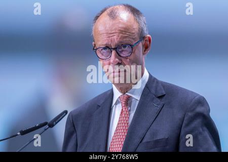 46. Landesparteitag der CDU Nordrhein-Westfalen AM 28.09.2024 in der Halle Münsterland in Münster Friedrich Merz Bundesparteivorsitzender CDU *** 46 Conférence des États parties de la CDU Rhénanie-du-Nord-Westphalie le 28 09 2024 dans la salle Münsterland à Münster Friedrich Merz Président du Parti fédéral CDU xJRx Banque D'Images