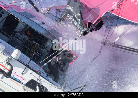 Groix, France. 10 septembre 2024. Tanguy le Turquais sur IMOCA LAZARE lors d'une séance d'entraînement avant le Vendée Globe 2024 le 10 septembre 2024, au large de Groix en France - photo Pierre Bouras/DPPI crédit : DPPI Media/Alamy Live News Banque D'Images