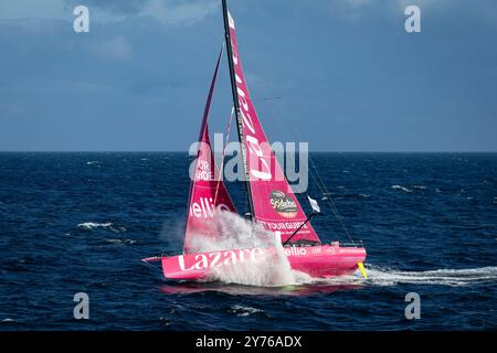 Groix, France. 10 septembre 2024. Tanguy le Turquais sur IMOCA LAZARE lors d'une séance d'entraînement avant le Vendée Globe 2024 le 10 septembre 2024, au large de Groix en France - photo Pierre Bouras/DPPI crédit : DPPI Media/Alamy Live News Banque D'Images