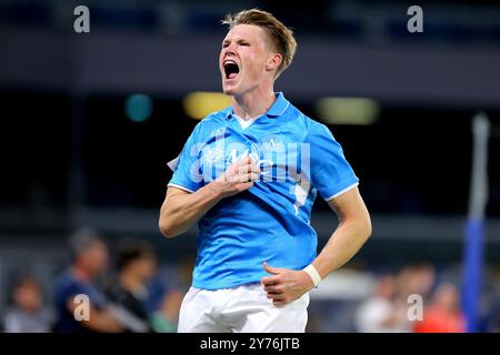 Scott McTominay de la SSC Napoli célèbre après avoir marqué un but lors du match de la Coppa Italia Round of 32 entre la SSC Napoli et le Palermo FC au Stadio Maradona le 26 septembre 2024 à Naples, Italie . Banque D'Images