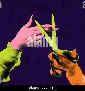 Main monstre tenant une paire de ciseaux géants près de long doigt griffé sur fond violet foncé. Collage créatif. Banque D'Images