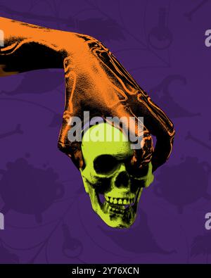 Main de monstre terrifiante tenant un crâne vert sur fond violet foncé. Soirée film d'horreur. Collage créatif. Banque D'Images