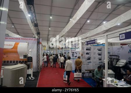 Rajkot, Gujarat, Inde. 27 septembre 2024. Passerelle, Rajkot machine Tools Show 2024. Crédit : Nasirkhan Davi/Alamy Live News Banque D'Images