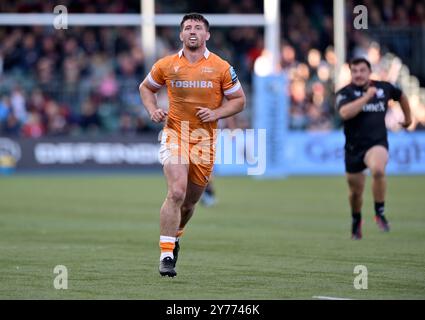 Hendon, Royaume-Uni. 28 septembre 2024. Premier rugby. Saracens V Sale Sharks. StoneX Stadium. Hendon. Ben Curry (Sale Sharks) lors du Saracens V Sale Sharks Gallagher Premiership match de rugby. Crédit : Sport in Pictures/Alamy Live News Banque D'Images