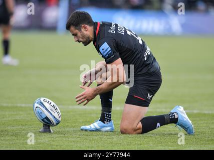 Londres Royaume-Uni le 28 septembre 2024. Alex Lozowski de Saracens se prépare à prendre un penalty lors de Saracens Men v Sale Sharks au Stonex Stadium, Londres UK le 28 septembre 2024. Photo de Gary Mitchell crédit : Gary Mitchell, GMP Media/Alamy Live News Banque D'Images