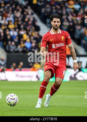Wolverhampton, Royaume-Uni. 28 septembre 2024. Wolverhampton, Angleterre, 28 septembre 2024 : Dominik Szoboszlai (8 Liverpool) passe la balle lors du match de premier League entre Wolverhampton Wanderers et Liverpool au stade Molineux de Wolverhampton, Angleterre (Natalie Mincher/SPP) crédit : SPP Sport Press photo. /Alamy Live News Banque D'Images