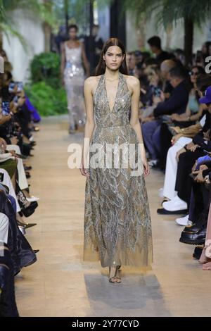 Paris, France, le 28 septembre 2024, défilé Elie Saab lors de la Paris fashion week SS25, crédit François / Alamy Live News Banque D'Images