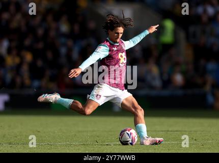 Burnley's Hannibal Mejbri lors du Sky Bet Championship match au Kassam Stadium, Oxford. Date de la photo : samedi 28 septembre 2024. Banque D'Images