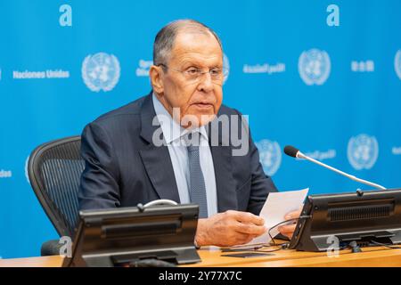 New York, NY, États-Unis, 28 septembre 2024 : Sergey Lavrov, le Ministre des Affaires étrangères de la Fédération de Russie prend la parole lors d'un point de presse au Siège de l'ONU à New York le 28 septembre 2024. Crédit : Lev Radin/Alamy Live News Banque D'Images