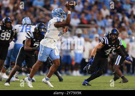 28 septembre 2024 : North Carolina Tar Heels le quarterback Jacolby Criswell (12 ans) passe le ballon lors du match de football NCAA entre les North Carolin Banque D'Images