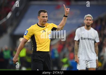 Munich, Allemagne. 28 septembre 2024. Arbitre Felix ZWAYER. Football 1. Bundesliga saison 2024/2025, 5.jour, jour de match 05 FC Bayern Munich - Bayer 04 Leverkusen 1-1 le 28 septembre 2024, ALLIANZAREN A. ? Crédit : dpa/Alamy Live News Banque D'Images