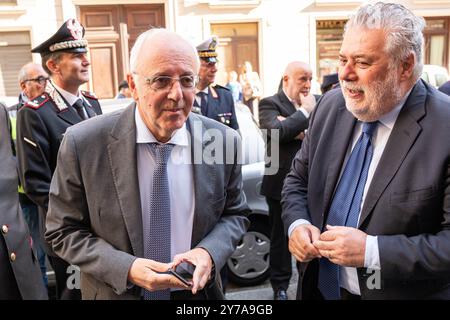 Donato Giovanni Cafagna e Vincenzo Ciarambino durante alcuni momenti della Santa Messa in onore di San Michele Arcangelo Santo patrono della Polizia di Stato presso la Chiesa di Sant'Antonio da Padova a Torino, Italia - Cronaca - Domenica 29 Settembre 2024 - (photo Giacomo Longo/LaPresse) Donato Giovanni Cafagna et Vincenzo Ciarambino pendant quelques moments de la Sainte Mass à l'église Saint Michel Arambino dans l'État de Saint Michel de Padoue Saint Michel de Turin Italie - Actualités - dimanche 29 septembre 2024 - (photo Giacomo Longo/LaPresse) Banque D'Images