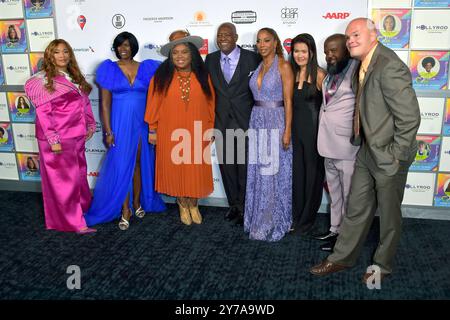 Camille Proctor, Nadine Wright-Arbubakrr, Morgan Harper Nichols, Rodney Peete, Holly Robinson Peete, Michele Kong, Eric Aquino und Jason McElwain BEI der HollyRod Foundation DesignCares Gala im Rolling Greens DTLA. Los Angeles, 28.09.2024 *** Camille Proctor, Nadine Wright Arbubakrr, Morgan Harper Nichols, Rodney Peete, Holly Robinson Peete, Michele Kong, Eric Aquino et Jason McElwain au Gala DesignCares de la Fondation HollyRod au Rolling Greens DTLA Los Angeles, 28 09 2024 Foto:xD.xStarbuckx/xFuturexImagex hollyrod 4970 Banque D'Images