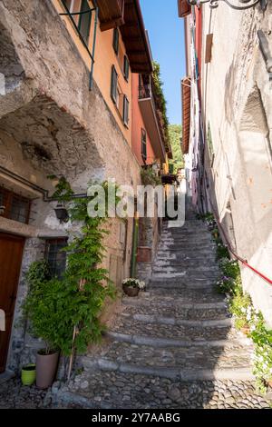 Varenna, Italie - 22 mai 2017 : vue du bâtiment à Varenna, destination touristique populaire autour du lac de Côme. Banque D'Images