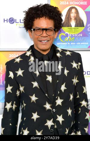 Aaron Walton BEI der HollyRod Foundation DesignCares Gala im Rolling Greens DTLA. Los Angeles, 28.09.2024 Banque D'Images