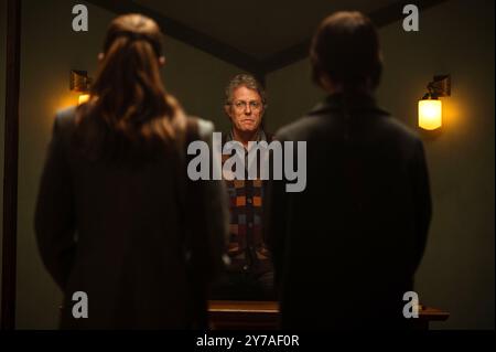 HUGH GRANT dans HERETIC (2024), réalisé par BRYAN WOODS et SCOTT BECK. Crédit : Shiny Penny Productions / Catchlight Studios / album Banque D'Images