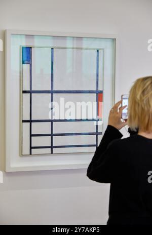 Composition en rouge, bleu et blanc II, 1937, Piet Mondrian, Centre Pompidou, Paris, France, Europe Banque D'Images